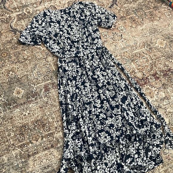 Calvin Klein Navy and White Floral Dress - Picture 7 of 8